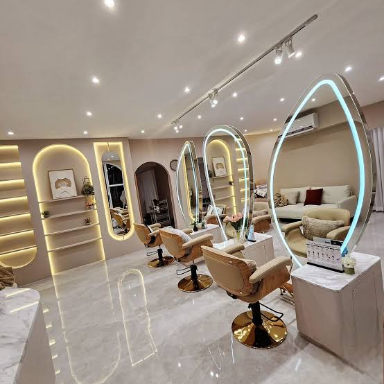 نمونهٔ کار آرایشگر مستقل